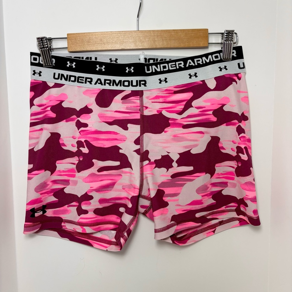 Under Armour Pink and White Camo Shorts Youth 
girl‎ Size XL
